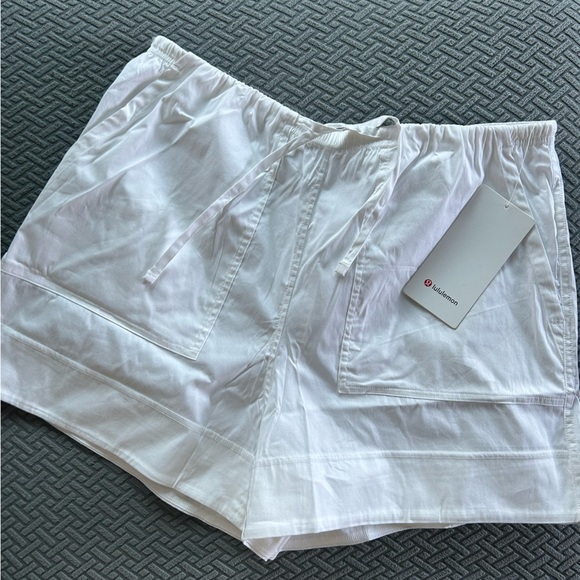 NWT Lululemon Cotton Blend Poplin High Rise Short 4” - Picture 4 of 9